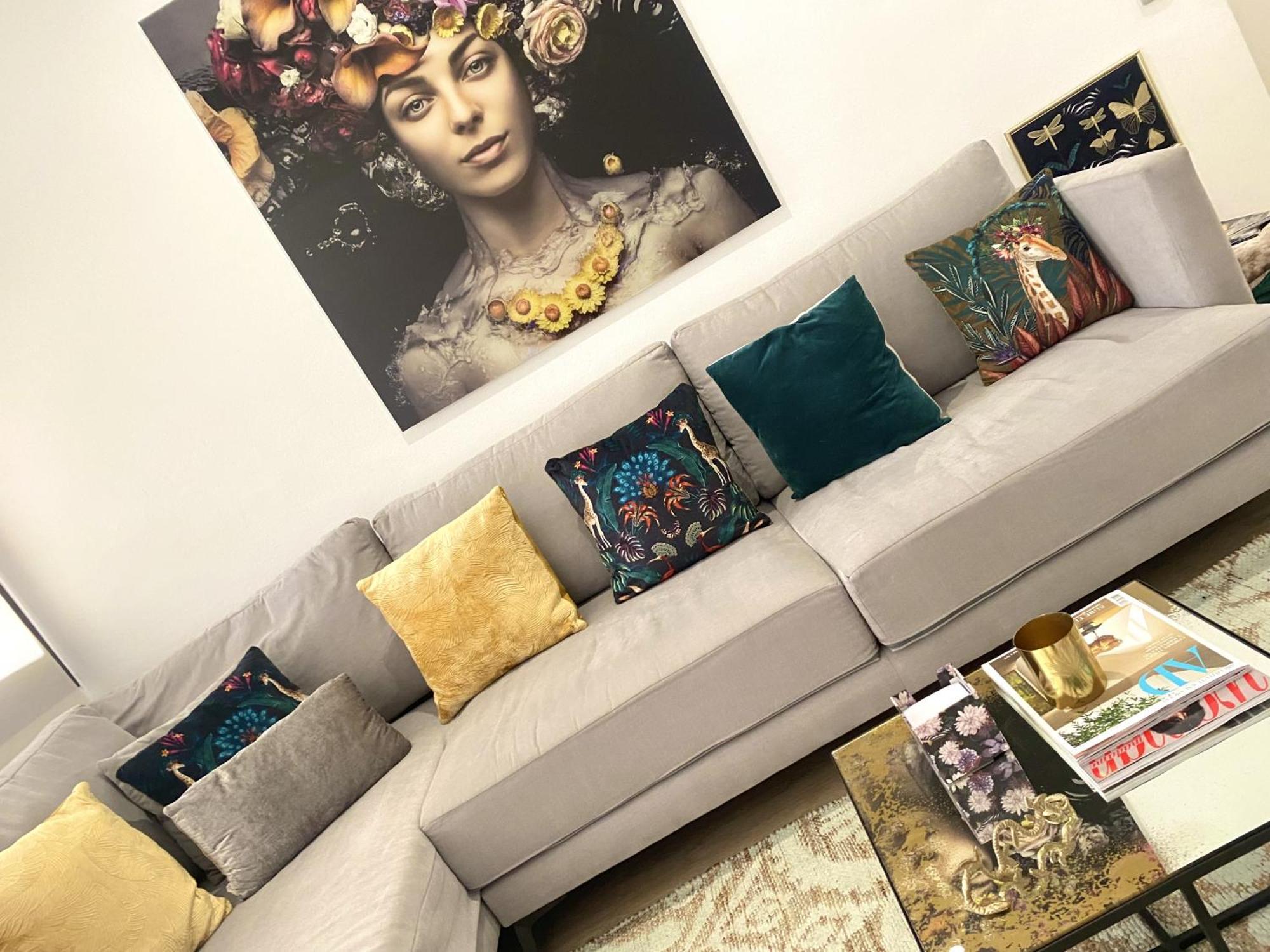 Barcelona Chic Apartments- Free Parking - 10 Min From Bcn City Centre By Metro Eksteriør billede