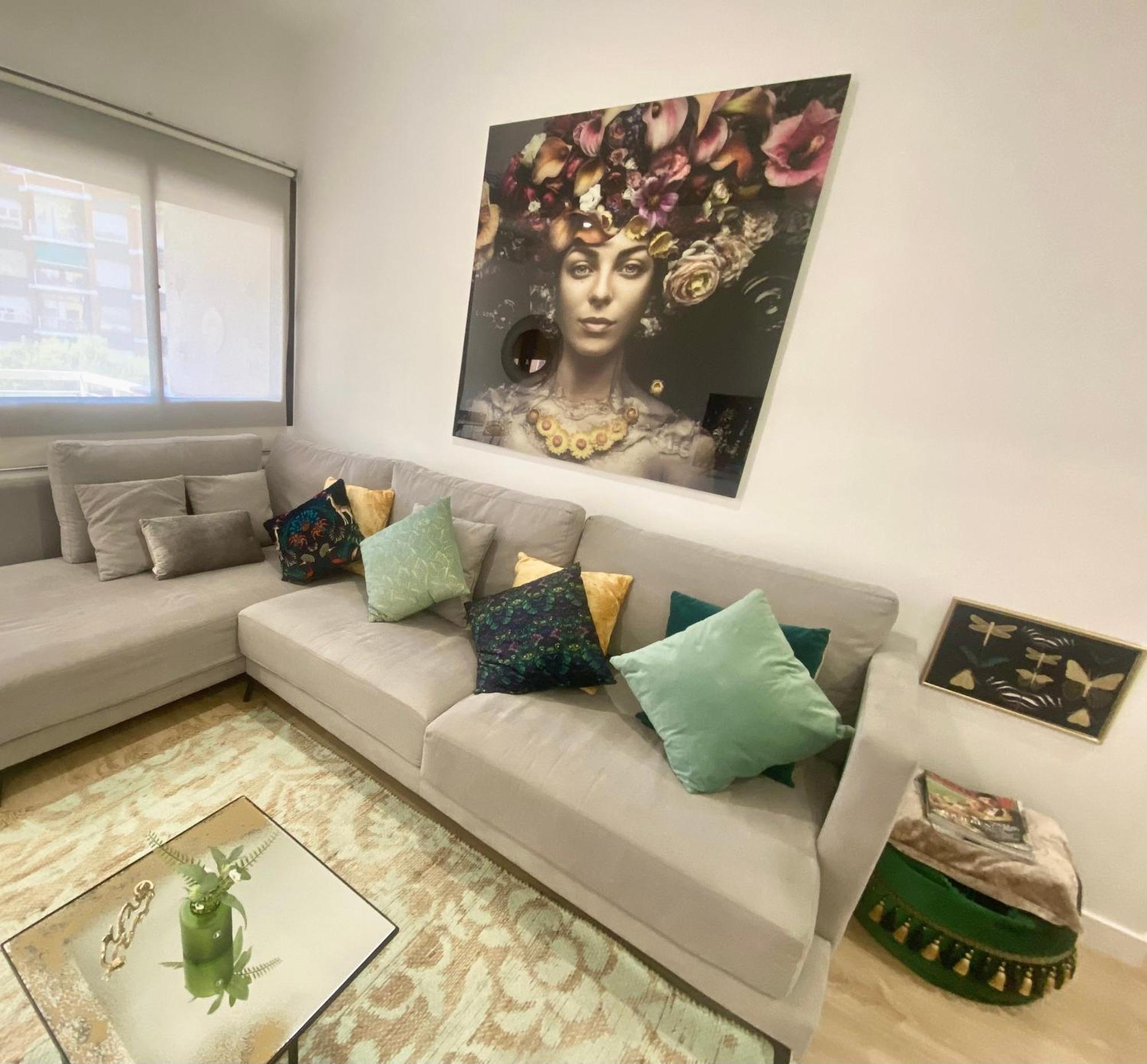 Barcelona Chic Apartments- Free Parking - 10 Min From Bcn City Centre By Metro Eksteriør billede